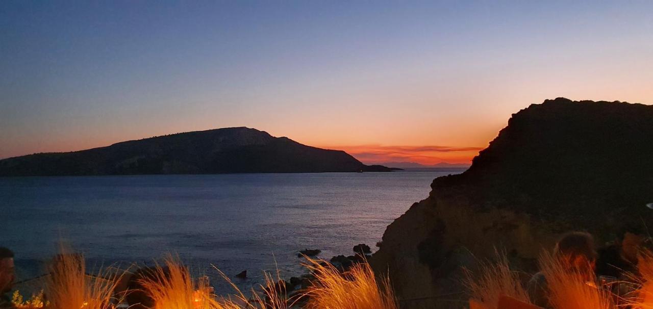 Sea & Mountain Apartment Close To Port And City Lávrion Exterior foto