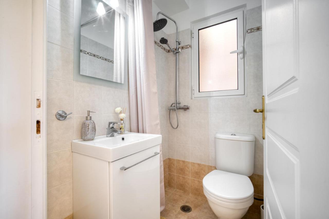 Sea & Mountain Apartment Close To Port And City Lávrion Exterior foto