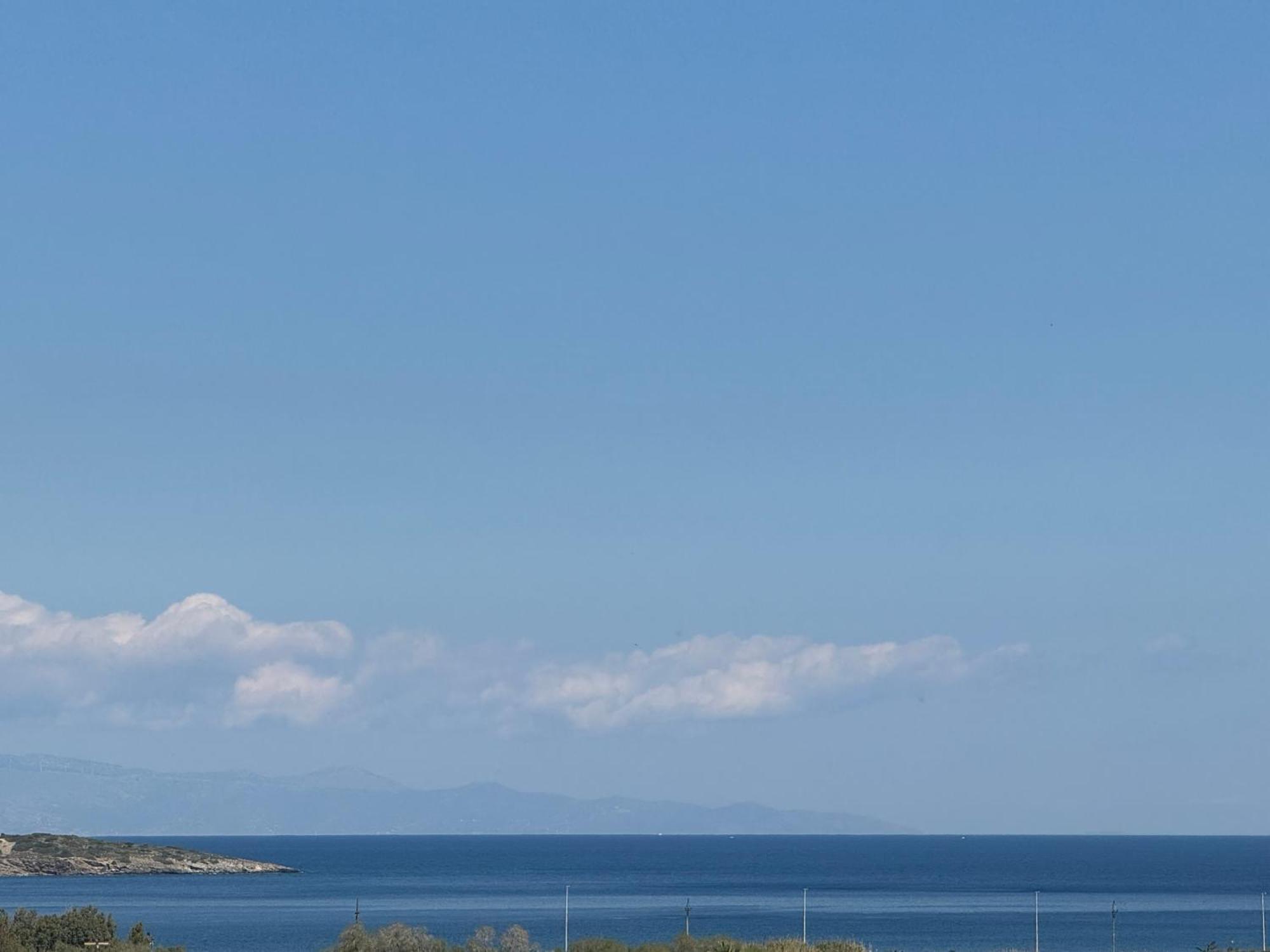 Sea & Mountain Apartment Close To Port And City Lávrion Exterior foto