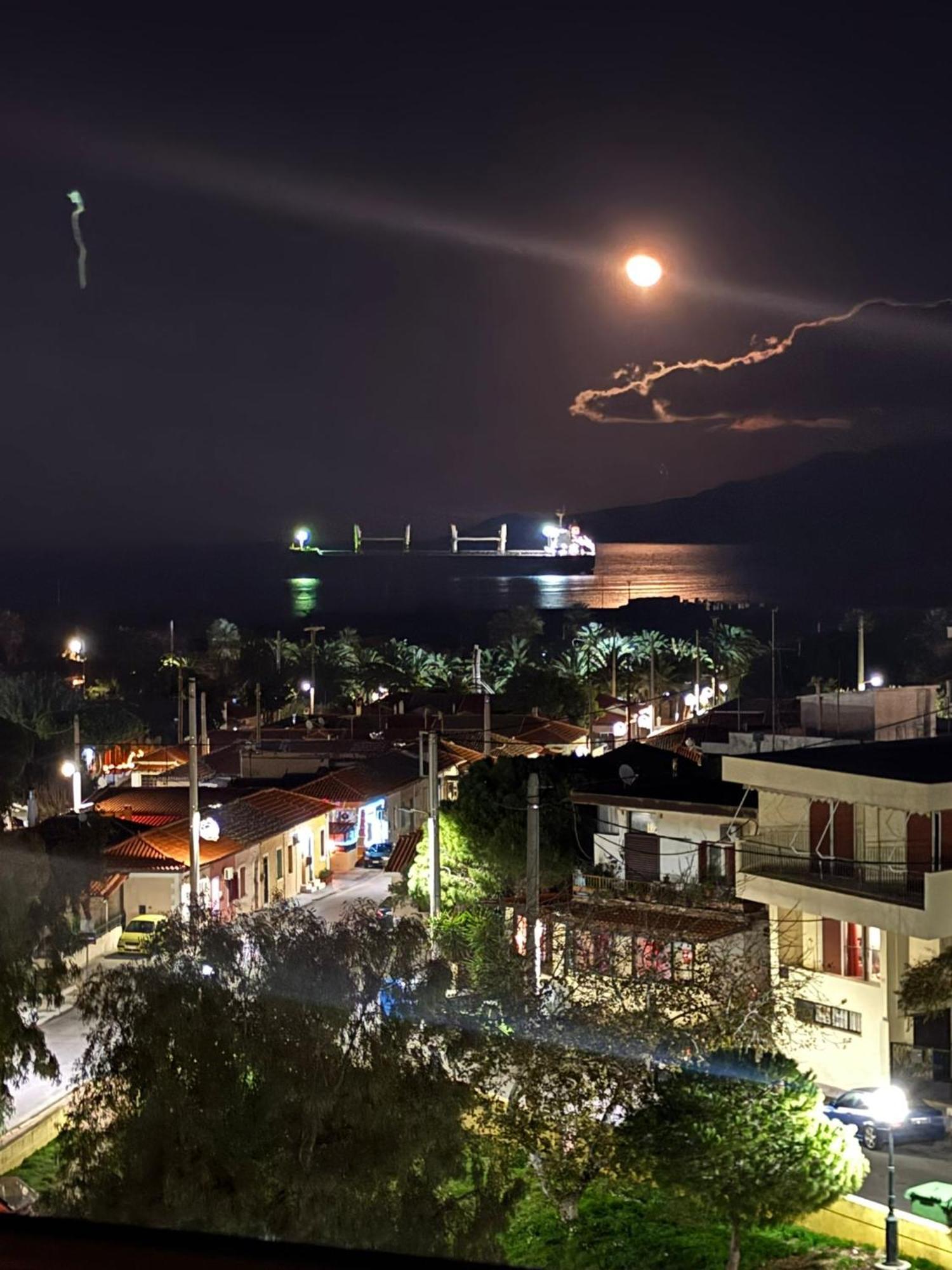 Sea & Mountain Apartment Close To Port And City Lávrion Exterior foto