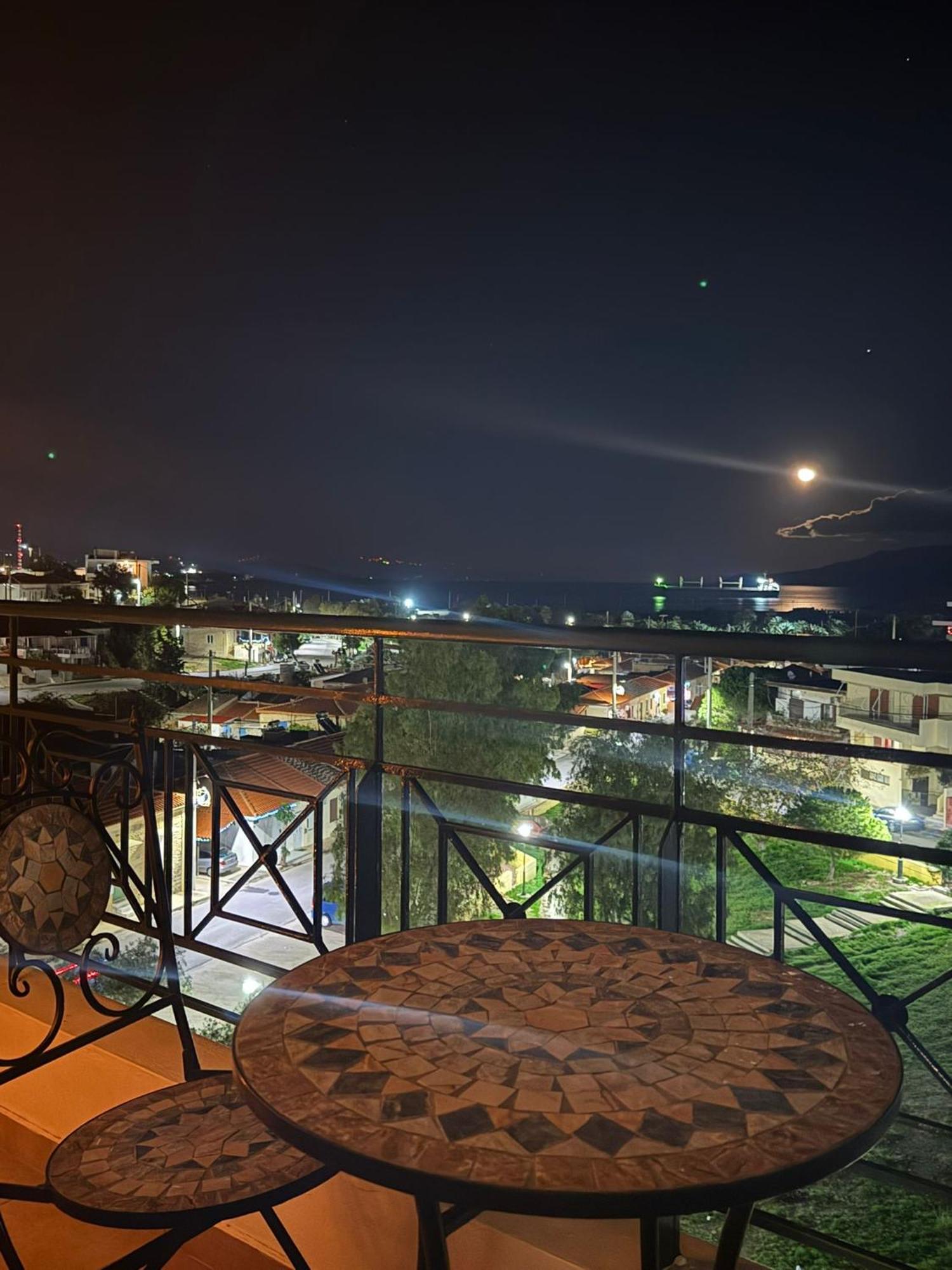 Sea & Mountain Apartment Close To Port And City Lávrion Exterior foto
